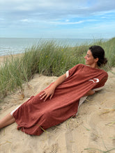 Load image into Gallery viewer, Poncho Woman Sunset Red