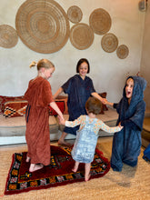 Load image into Gallery viewer, Poncho Kids Sunset Red