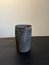 Load image into Gallery viewer, Large Black Chamotte Vaze