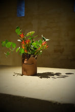Load image into Gallery viewer, Medium Brown Vaze
