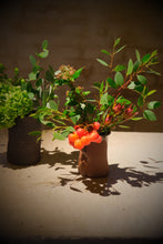 Load image into Gallery viewer, Medium Black Chamotte Vaze
