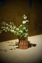 Load image into Gallery viewer, Medium Brown Vaze
