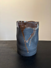 Load image into Gallery viewer, Large Grey Vaze
