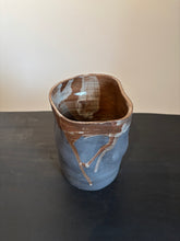 Load image into Gallery viewer, Large Grey Vaze
