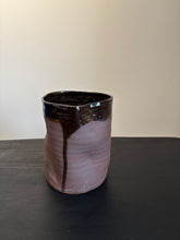 Load image into Gallery viewer, Large Brown Vaze
