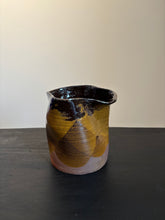 Load image into Gallery viewer, Medium Brown Vaze
