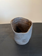 Load image into Gallery viewer, Medium Black Chamotte Vaze

