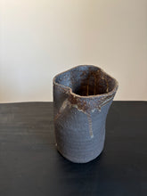 Load image into Gallery viewer, Large Black Chamotte Vaze
