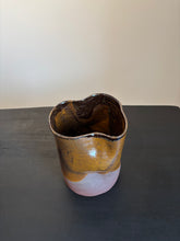 Load image into Gallery viewer, Large Brown Vaze
