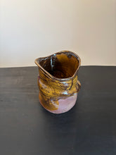 Load image into Gallery viewer, Medium Brown Vaze
